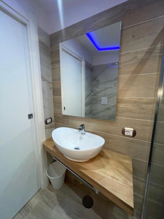 Le Chic Rooms Неаполь Экстерьер фото