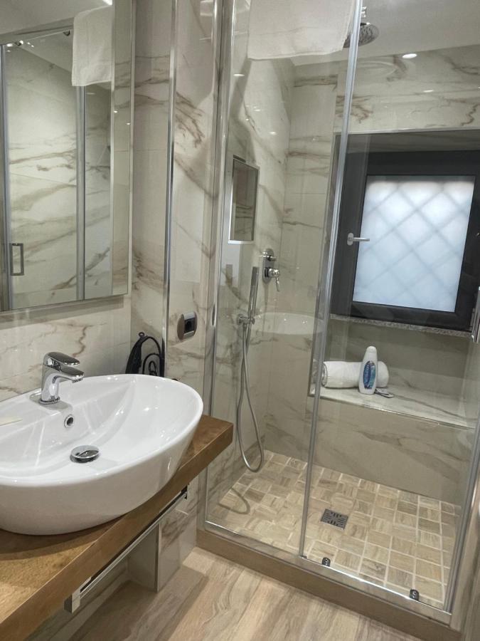 Le Chic Rooms Неаполь Экстерьер фото