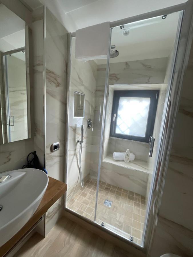 Le Chic Rooms Неаполь Экстерьер фото